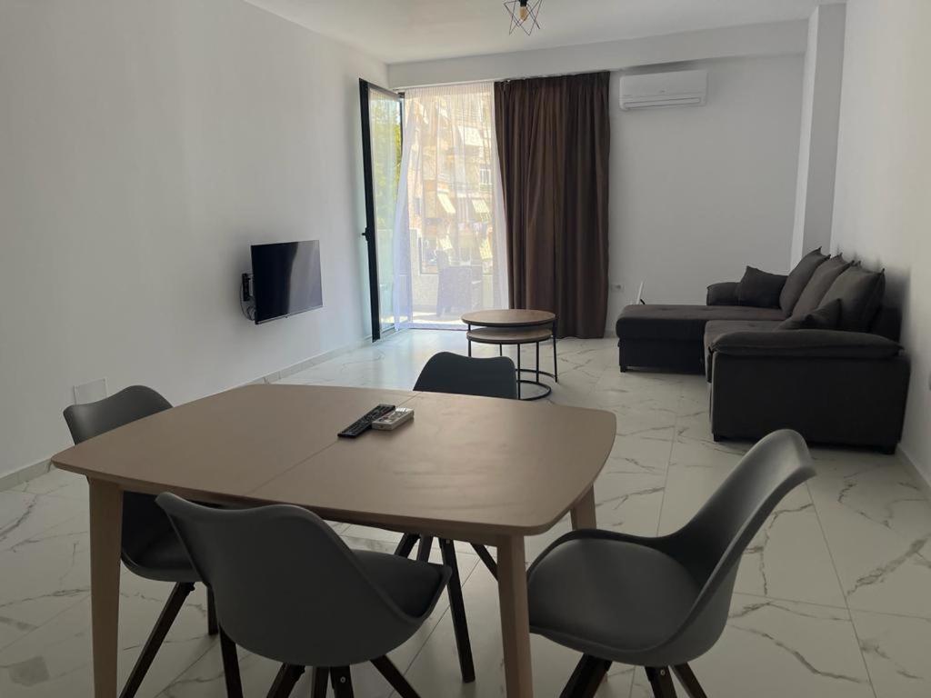 Sunrose Residences Apartament *