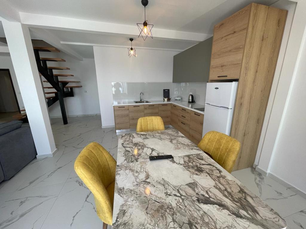 Sunrose Residences Apartament *