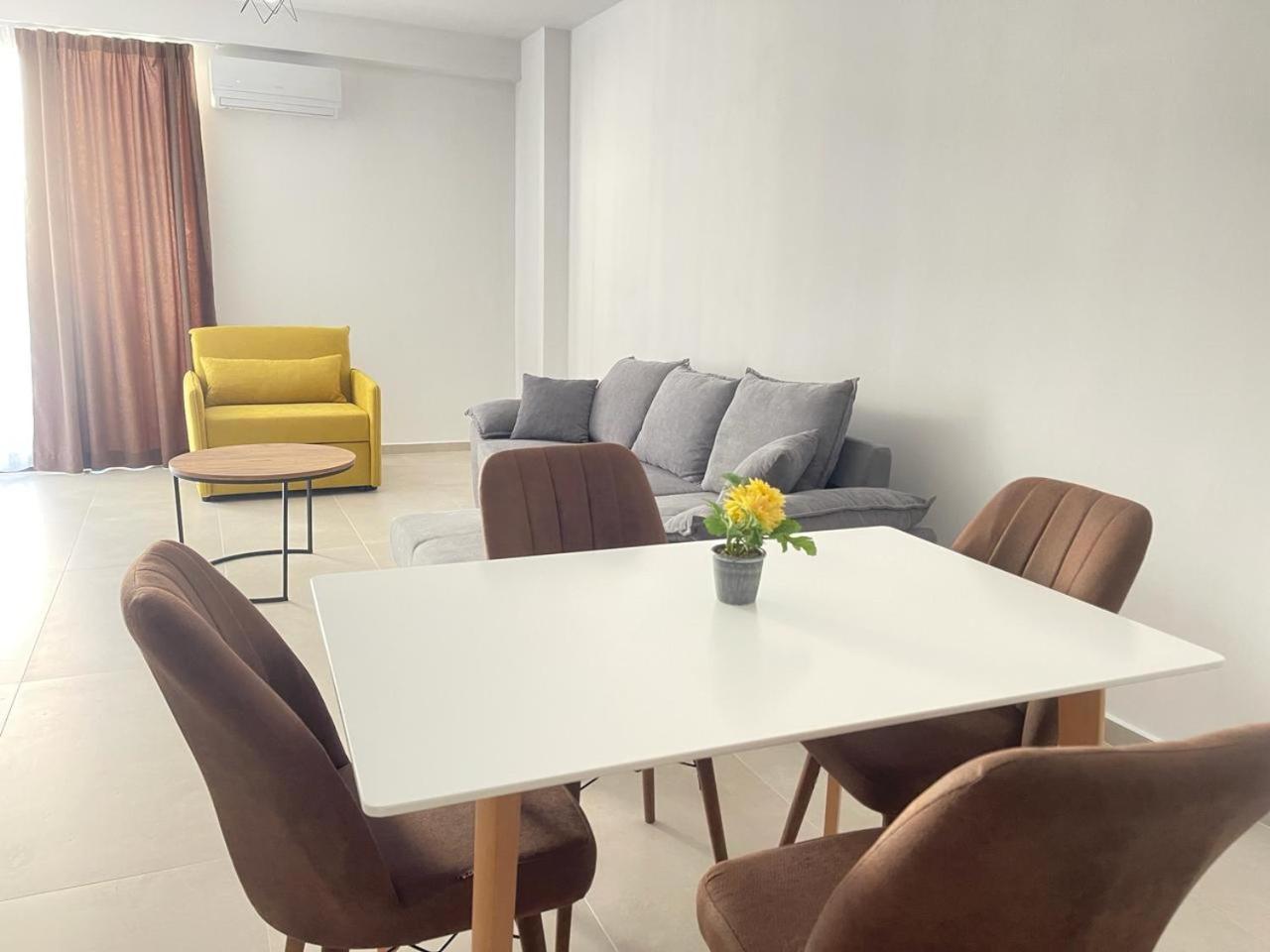 Sunrose Residences Apartament
