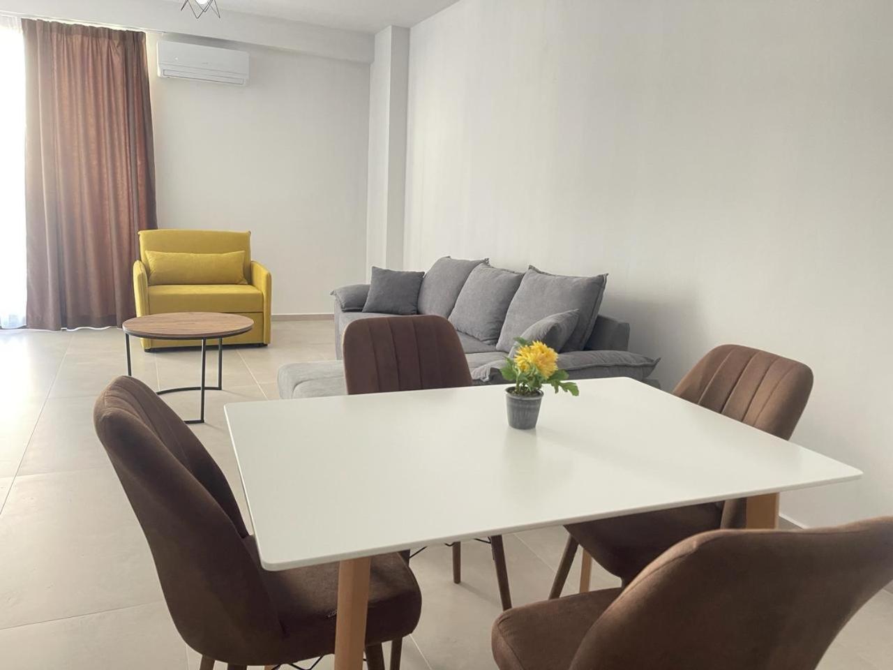 Sunrose Residences Apartament *