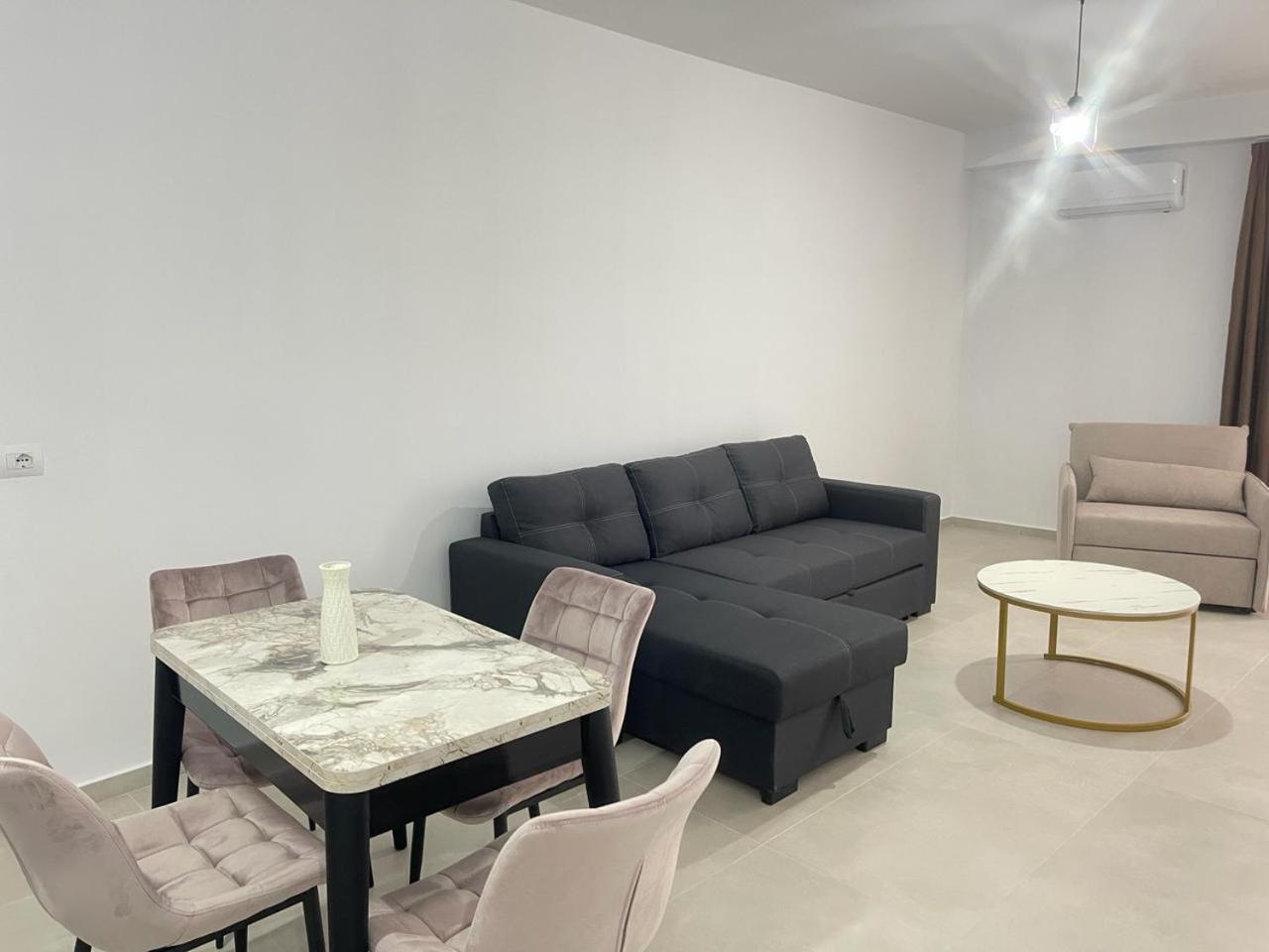 Sunrose Residences Apartament *