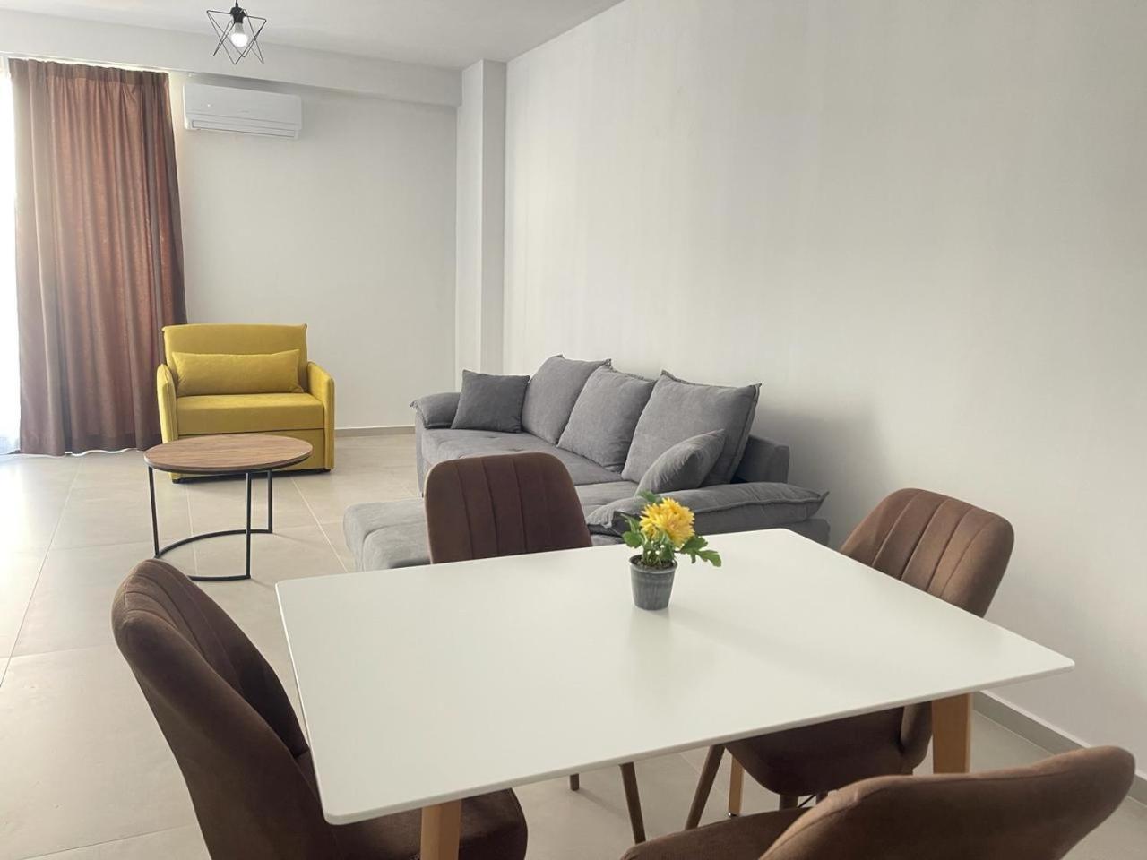 Sunrose Residences Apartament